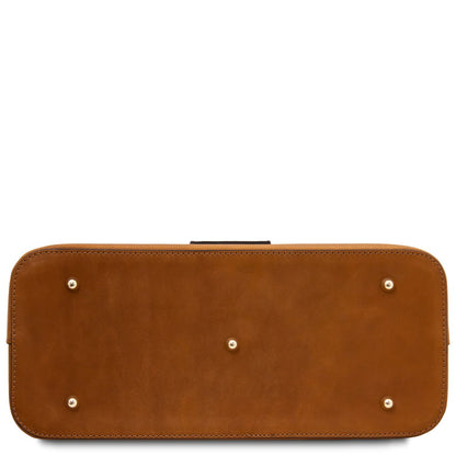 Olimpia - leather handbag