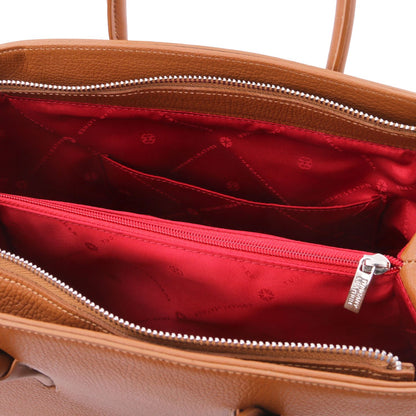 Camelia - leather handbag