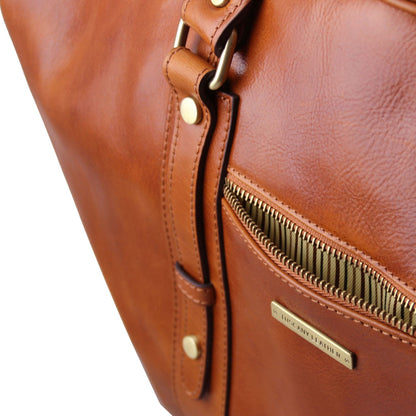TL Voyager - leather travel bag with a front pocket