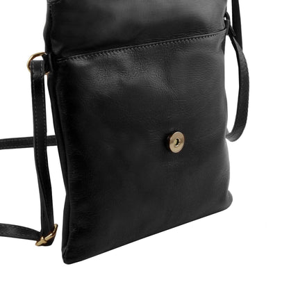 TL Young bag - skórzana torebka na ramię z ozdobnym frędzlem