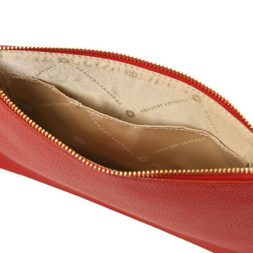 Diva - skórzana torebka-kopertówka z łańcuszkiem