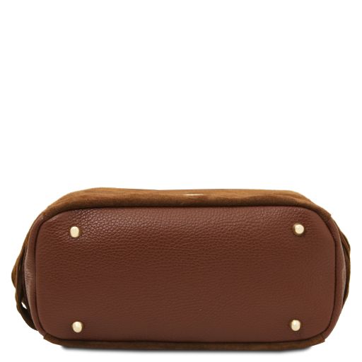 Nomade - zamszowa torebka na ramię z frędzlami