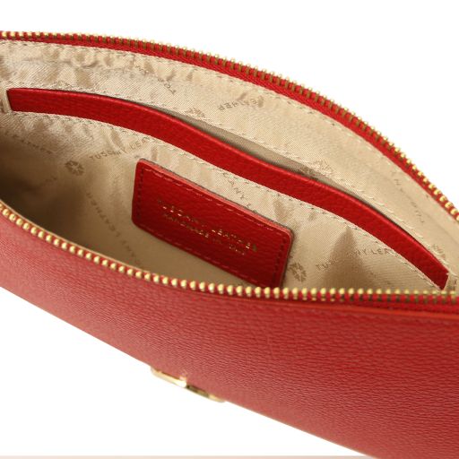 Diva - skórzana torebka-kopertówka z łańcuszkiem