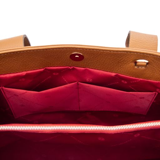 Callie - torebka na ramię z miękkiej skóry