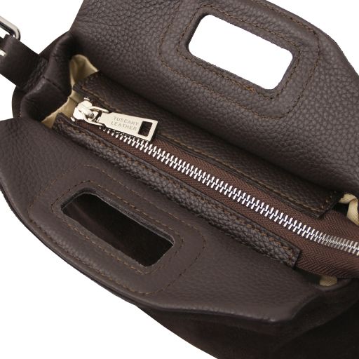 Nomade - zamszowa torebka na ramię z frędzlami